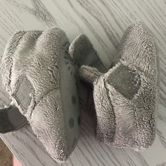 Baby Ugg booties, sz 2-3 - Picture 3 of 3